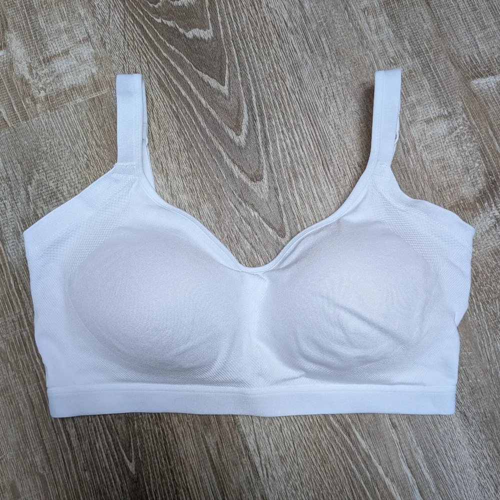 NEW Warner's White Easy Does It Underarm Smoothing Wirefree Bra Size Large